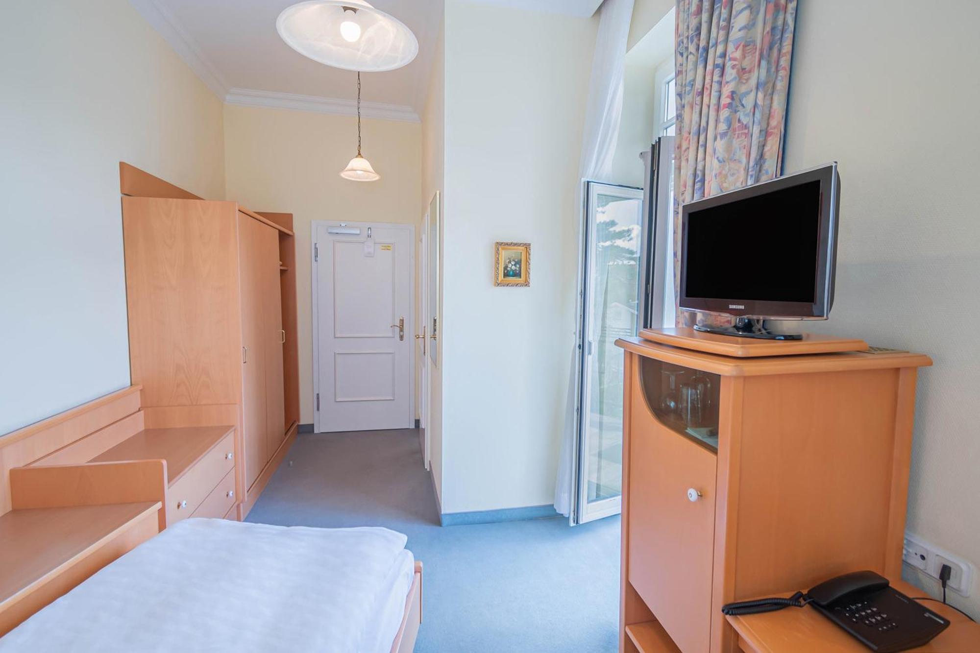 Hotel Imperial Ruegen Binz Room photo